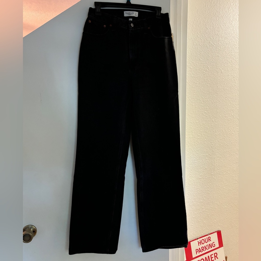 Abercrombie and Fitch Curve Love 90's High Rise Relaxed Jean Black wash size 27